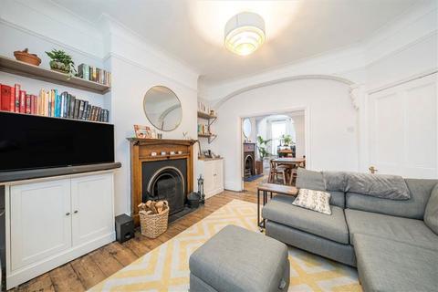 31 Wellington Gardens, London, SE7 7PJ