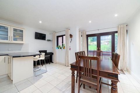 4 bedroom townhouse for sale, Harrow Fields Gardens, Harrow HA1