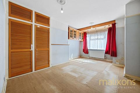 5 Rialto Road, Mitcham, CR4 2LT