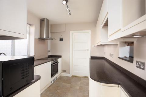 4 bedroom semi-detached house for sale, Birchwood Hill, Leeds LS17