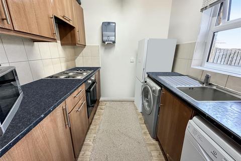 2 bedroom flat for sale, Nuffield Court, Old Park Mews, Hounslow TW5