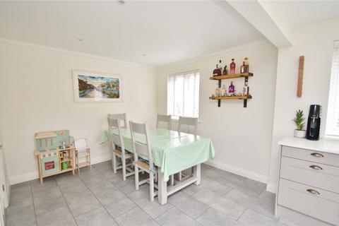 15 Ebblake Close, Verwood, BH31 6GF