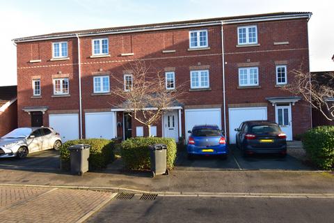 3 bedroom terraced house to rent, Ainderby Gardens, Northallerton, DL7