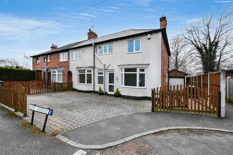 5 bedroom end of terrace house for sale, Kent Avenue, Beeston