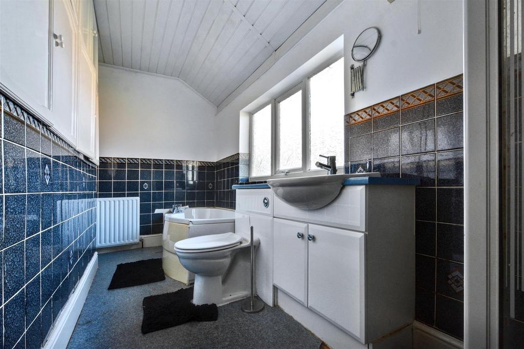 Bathroom 3.jpeg