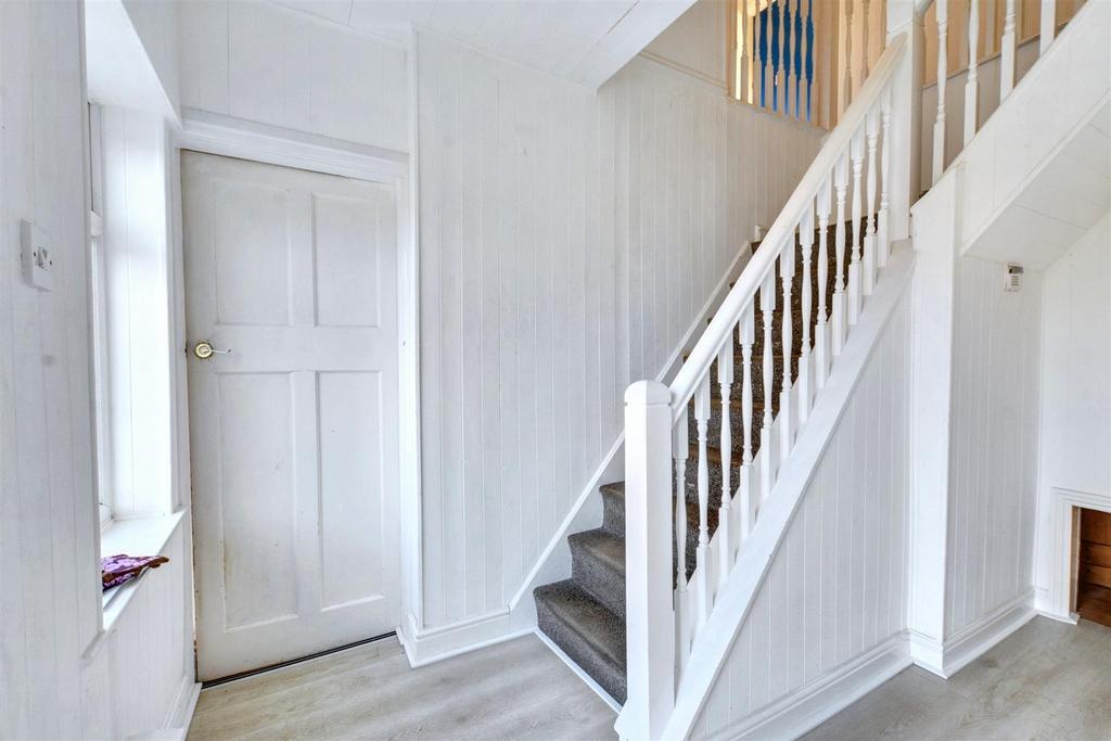 Entrance Hall 2.jpeg