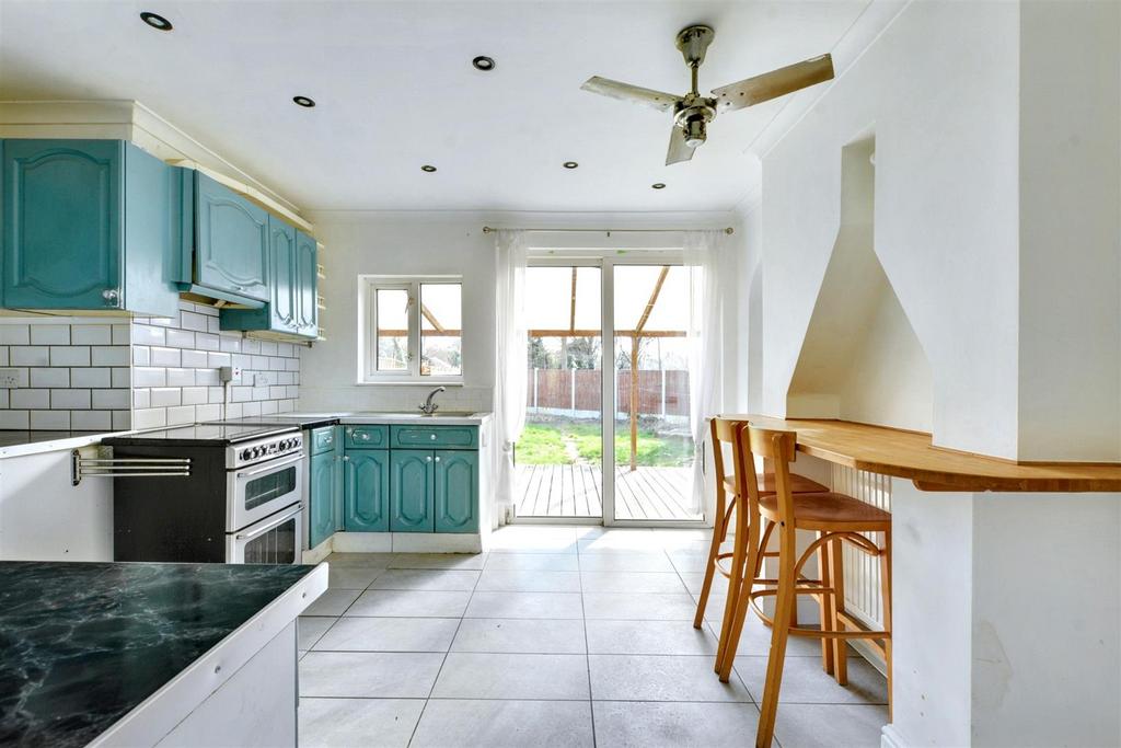 Kitchen 1.jpeg