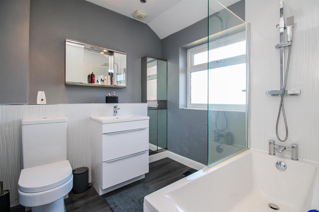 Bathroom/w.c.