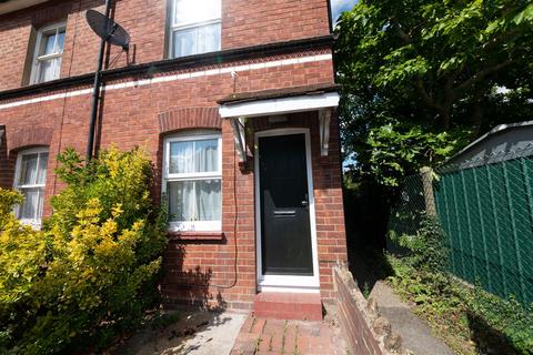 2 bedroom house to rent, Nursery Road, Tunbridge Wells