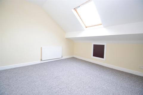 4 bedroom maisonette to rent, Heaton Road, Heaton, NE6