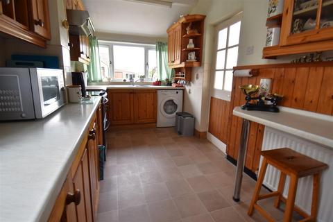 5 bedroom semi-detached house for sale, Excellent Five Bed Semi Detached Home in Coombe Dingle