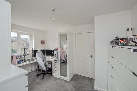 7 Teasel Close, Oakenshaw, Bradford, BD12 7DH