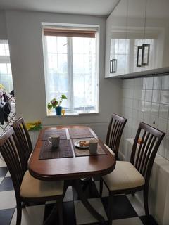 28 Ambassador Close, Hounslow, TW3 3DW