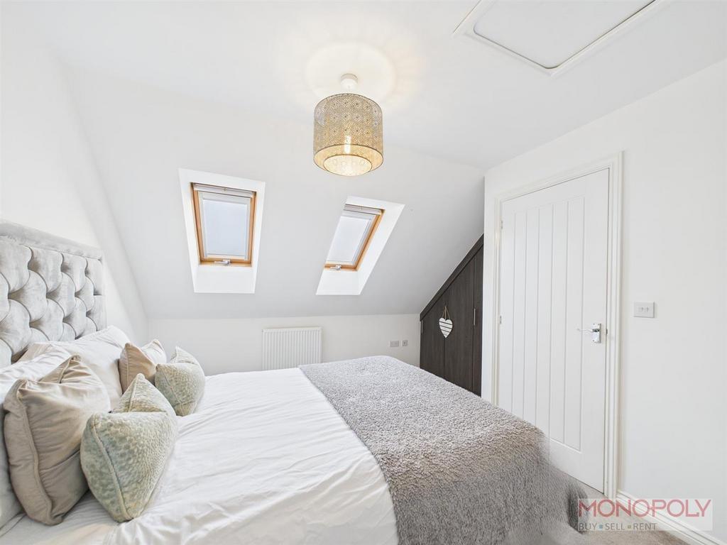 CAM01979 G0-PR0409-STILL021.jpg