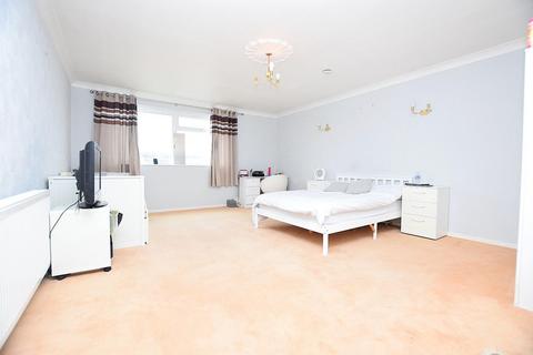 2 bedroom flat to rent, Norton Road, Dagenham, RM10