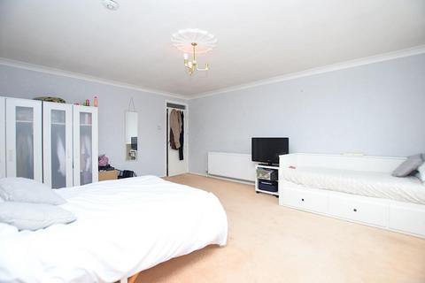 2 bedroom flat to rent, Norton Road, Dagenham, RM10