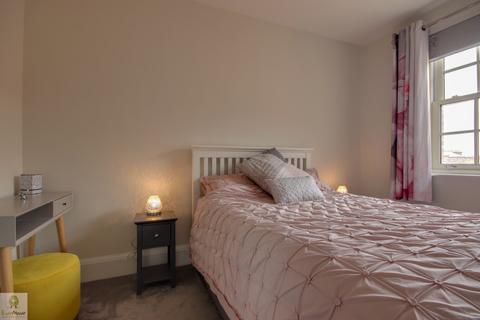 2 bedroom apartment for sale, Potters Court St. Georges Parkway, Stafford, Staffordshire, ST16