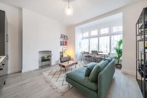 2 bedroom apartment for sale, The Avenue, London