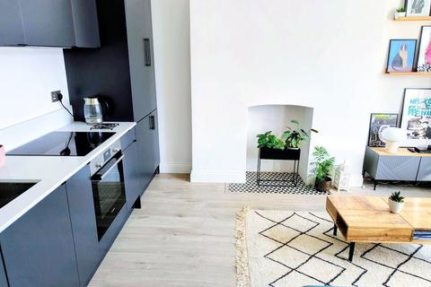 undefined, The Avenue, London