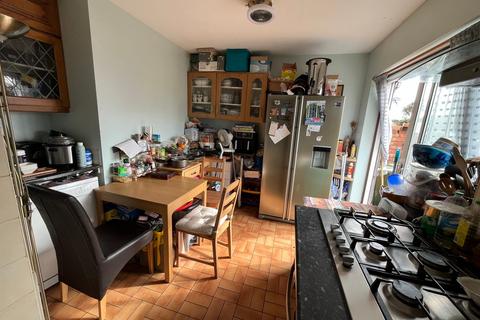 28 Reedsfield Road, Ashford, TW15 2HE