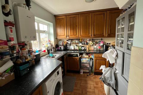28 Reedsfield Road, Ashford, TW15 2HE