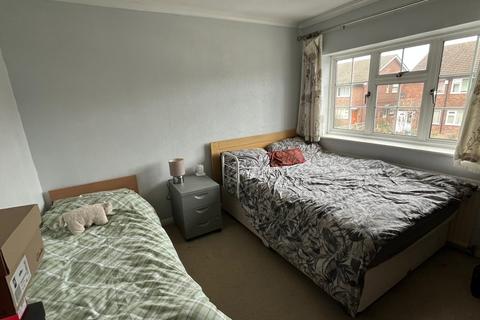 28 Reedsfield Road, Ashford, TW15 2HE