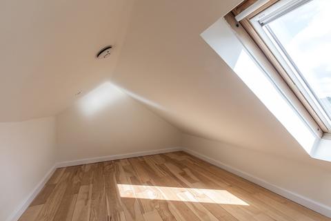 Studio to rent, at North West, Broadhurst Gardens NW6