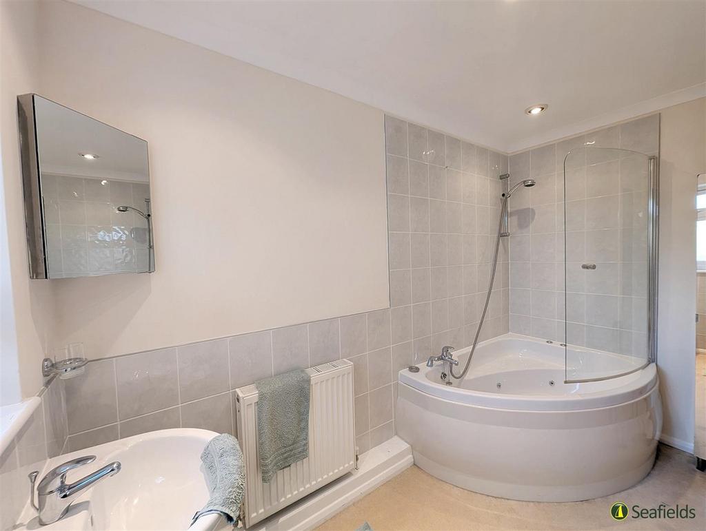En suite Bathroom