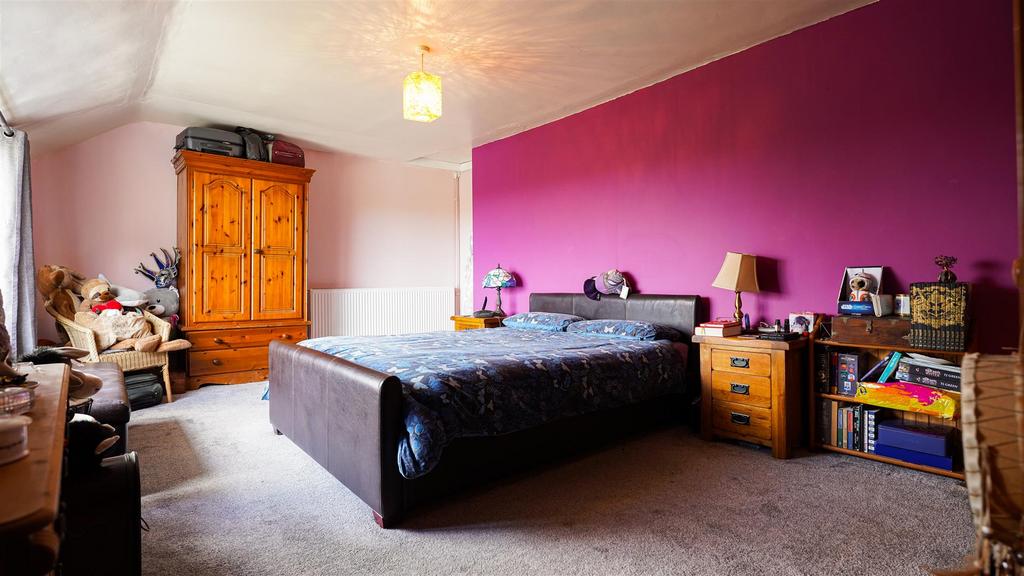 Bed 1b.jpg