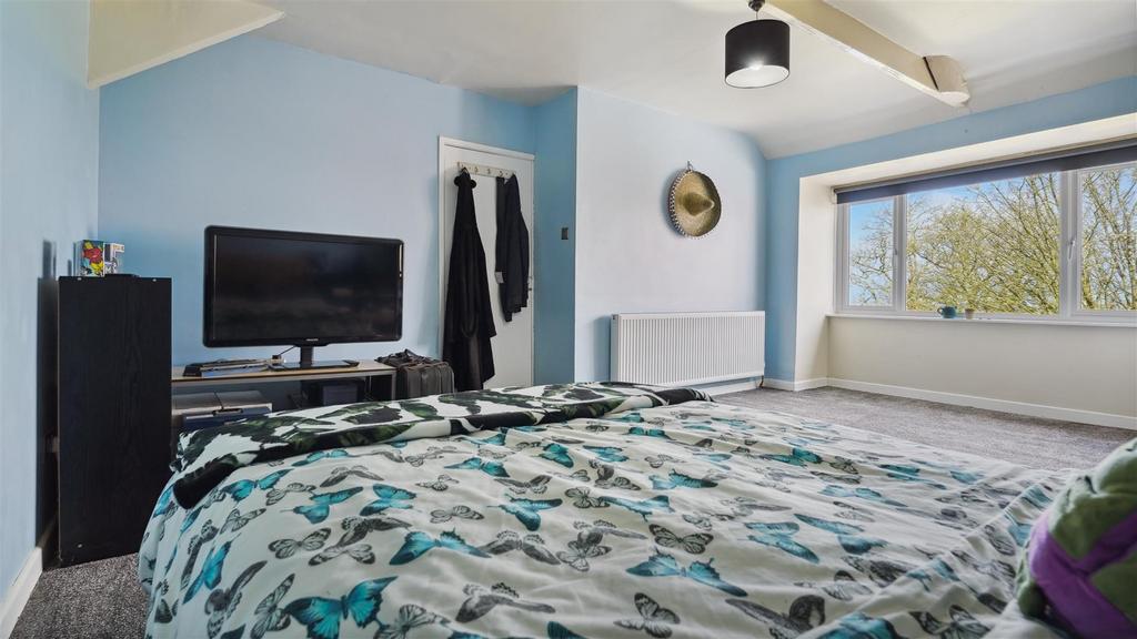 Bed 3b.jpg