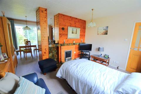 3 bedroom terraced house for sale, Kestrel Green, Hatfield