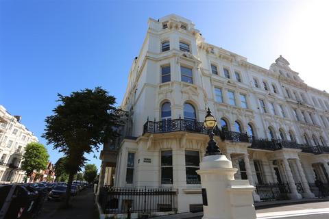 Studio to rent, Church Road, Hove