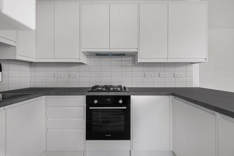 2 bedroom flat to rent, East End Road, London N2