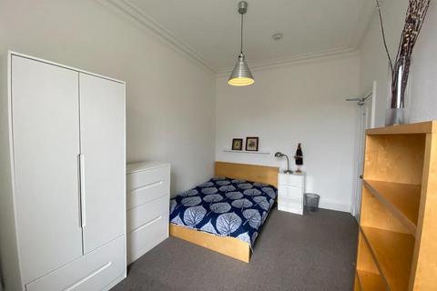 4 bedroom flat to rent, Merchiston Crescent, Edinburgh, EH10