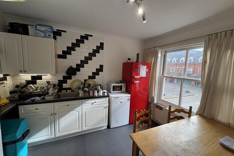 1 bedroom in a house share to rent, Ravensworth Gardens, Cambridge, CB1