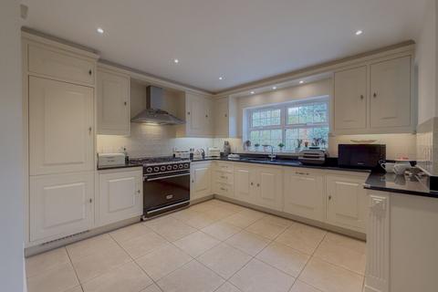 5 bedroom detached house for sale, Regents Drive, Essex, IG8 8