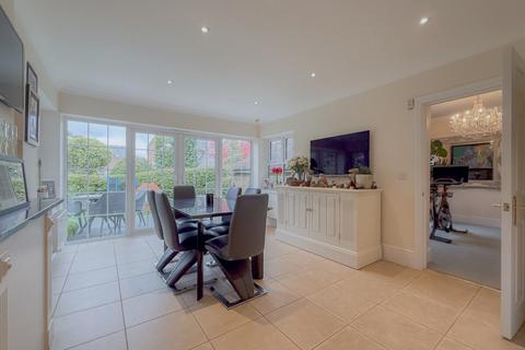 5 bedroom detached house for sale, Regents Drive, Essex, IG8 8