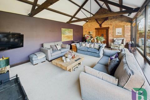 4 bedroom barn conversion for sale, Segenhoe Manor Road, Bedford MK43