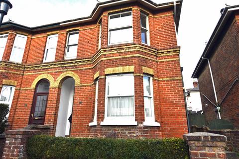 2 bedroom flat to rent, Clarendon  Road, , Shanklin