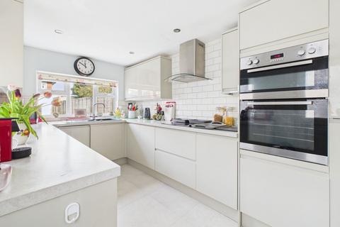 91 Becket Road, Worthing, BN14 7EU