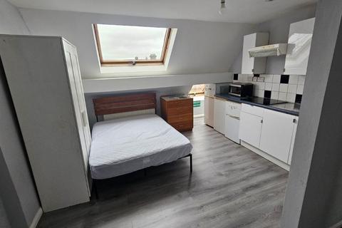 Studio to rent, 22 Hindes Road, Harrow HA1