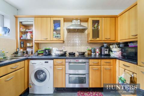 2 bedroom flat for sale, Dominion Close, Hounslow