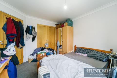 2 bedroom flat for sale, Dominion Close, Hounslow