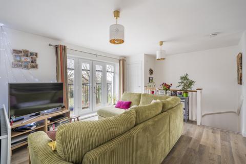 2 bedroom flat for sale, Cavendish Drive, Locks Heath, Southampton, Hampshire. SO31 6BN