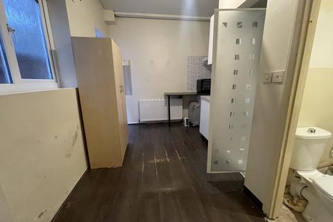 Studio to rent, Wembley park Drive