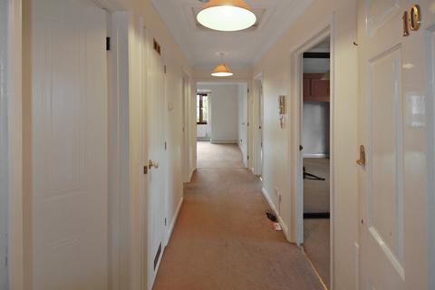 2 bedroom flat for sale, Brighton Road, Horsham