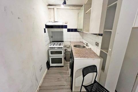 2 bedroom flat for sale, 14B Hansard Mews, Kensington, London, W14 8BJ