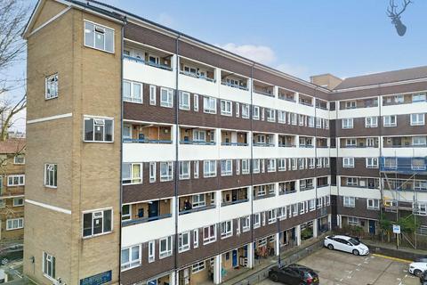 2 bedroom flat for sale, Howcroft House, Bow