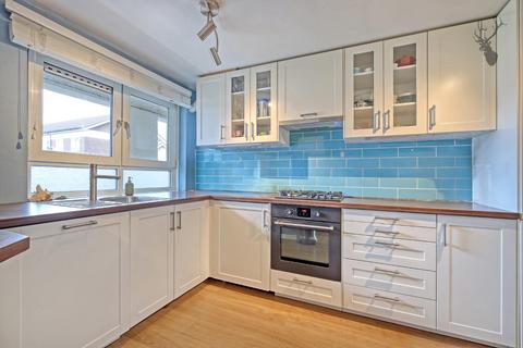 2 bedroom flat for sale, Howcroft House, Bow