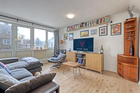 2 bedroom flat for sale, Howcroft House, Bow